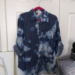🙌BOGO🙌$10🙌LONG SLEEVE TIE-DYE DENIM SHIRT